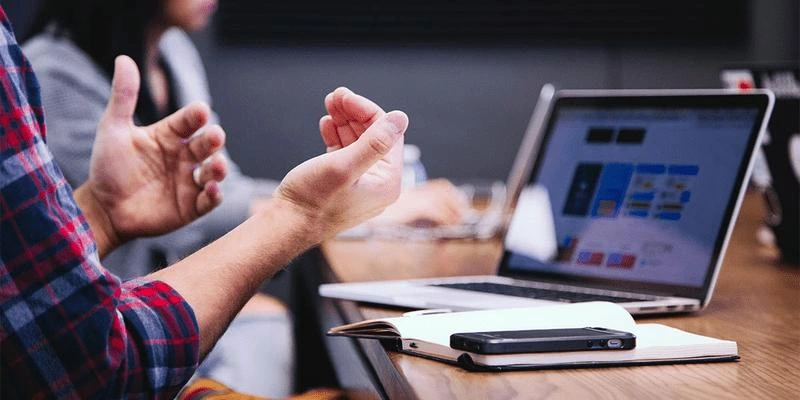 Quelles sont les différences entre le BTS CCST et le BUT TC ?